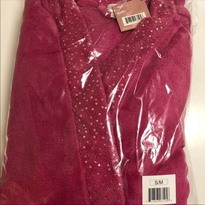 Ladies robe - new